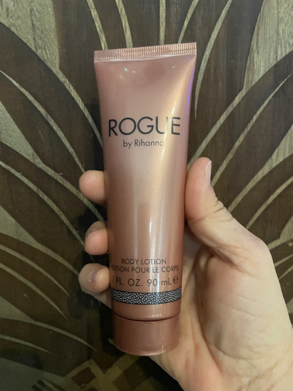 (ONE) Rogue by Rihanna Body Lotion NEW - Picture 2 of 4